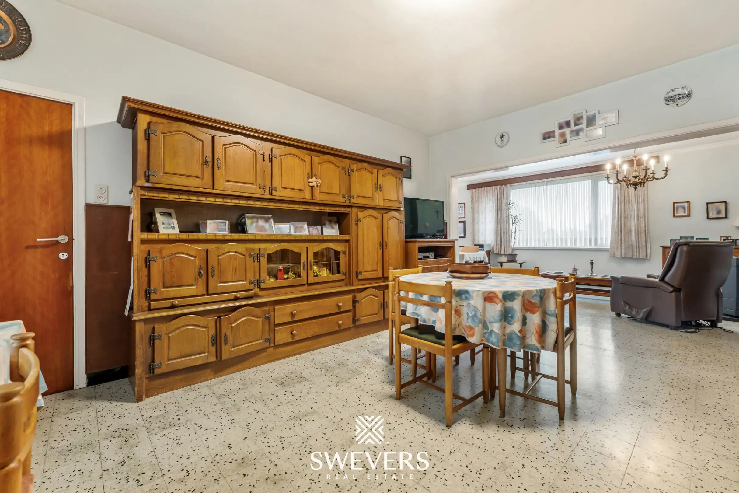 Statige woning met veel potentieel te Hoepertingen foto 9
