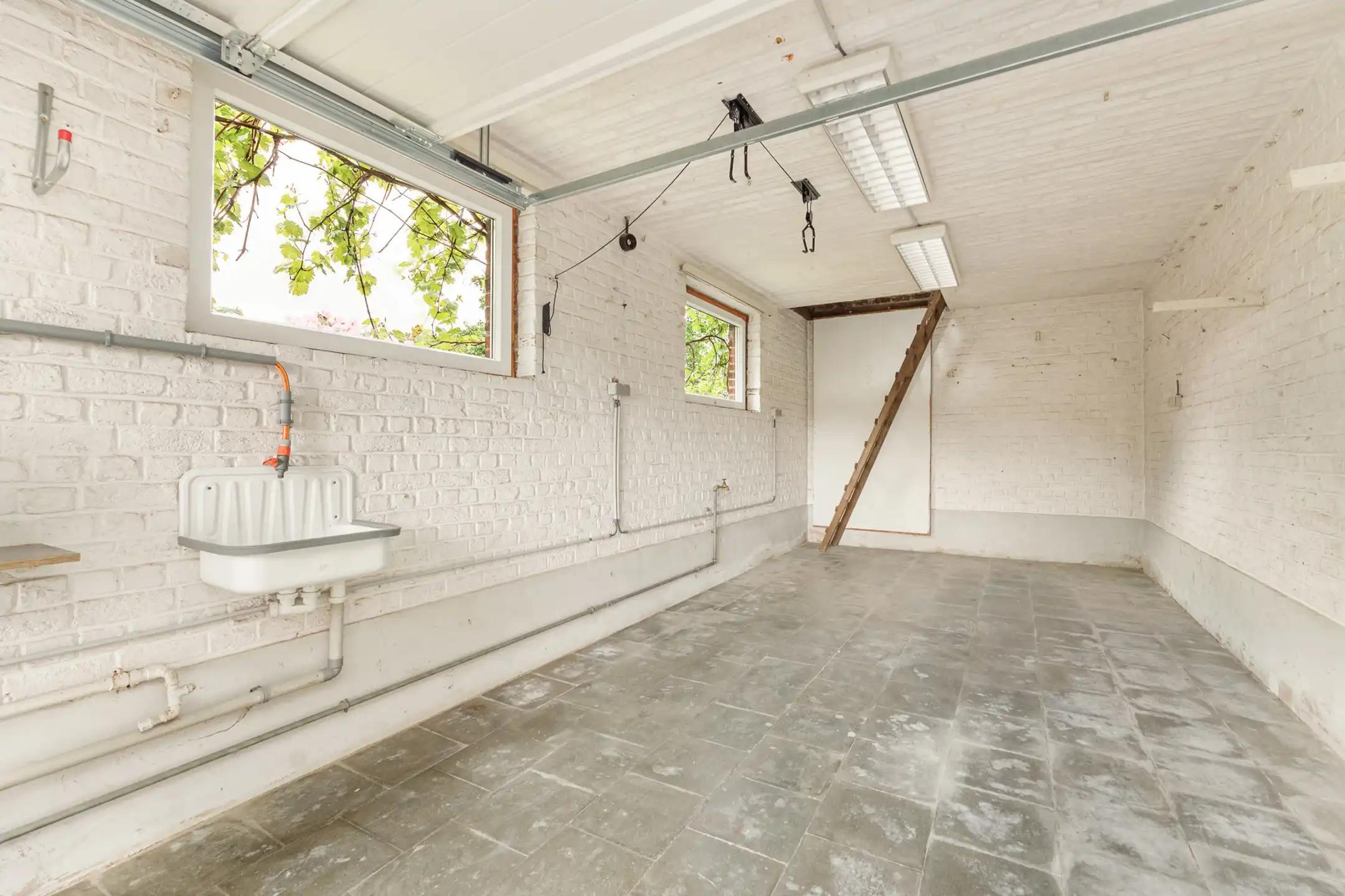 Charmante driegevelwoning met garage foto 14