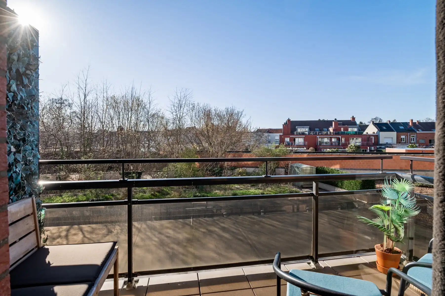 Prachtig gerenoveerd appartement met garage foto 14