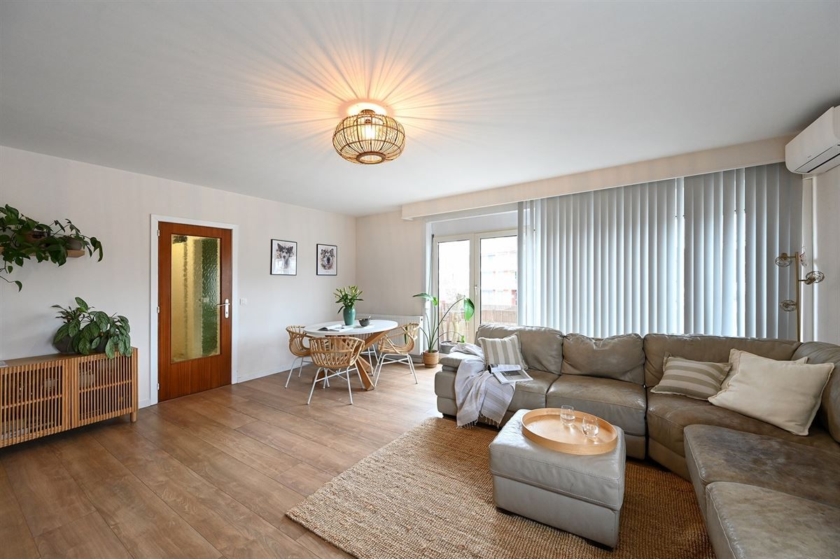 Hoekappartement met veel lichtinval en inpandige garage  foto 3
