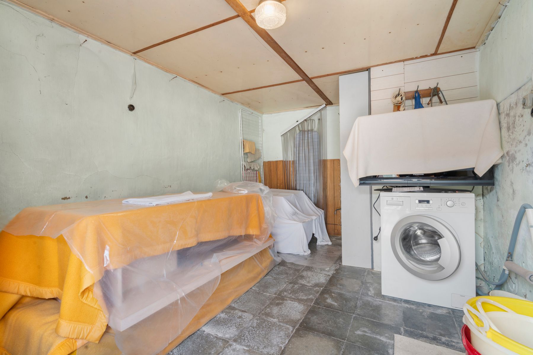 TE KOOP - te renoveren woning op rustige locatie  foto 10