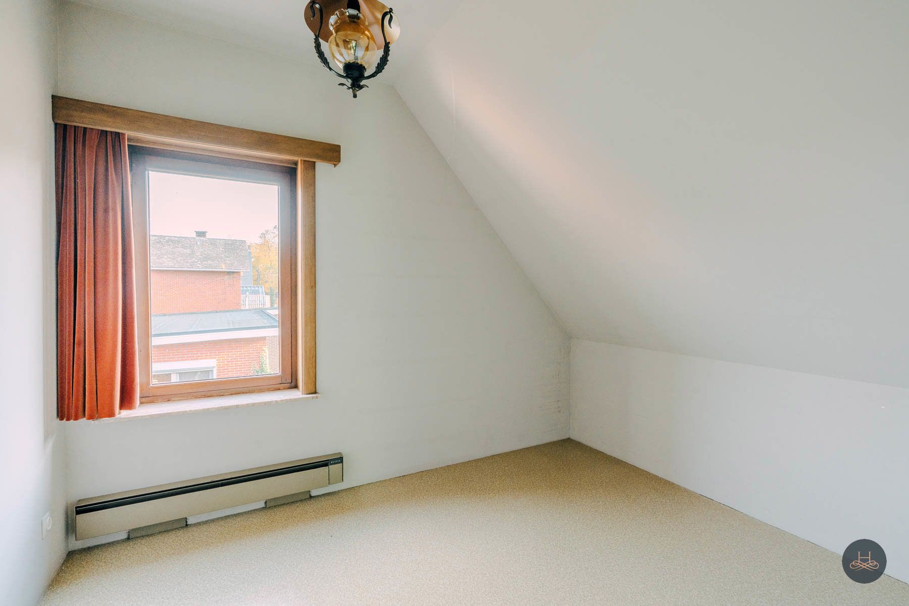 Zéér ruime gezinswoning met karakter en potentieel met tuin foto 19