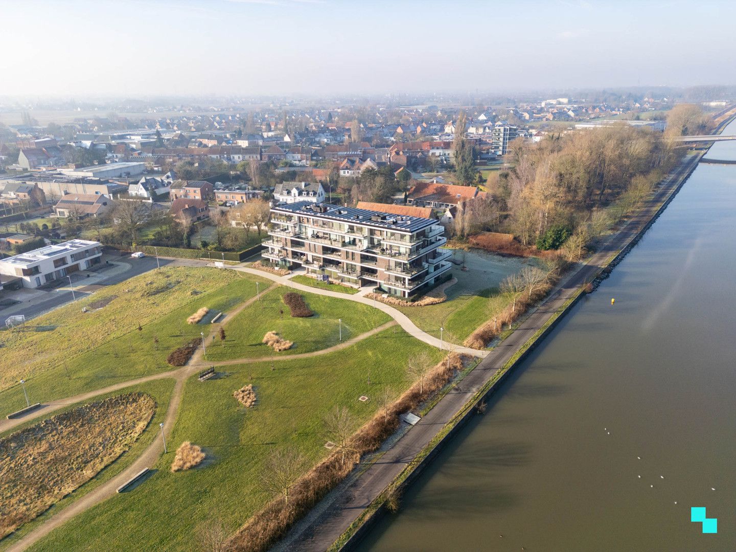 Gelijkvloers appartement aan het kanaal en gemeentepark foto 15