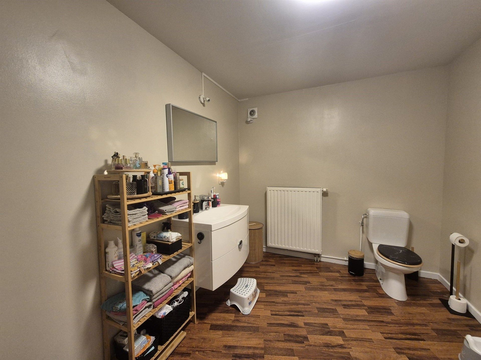 Centraal gelegen instapklaar 2 slaapkamer appartement foto 21