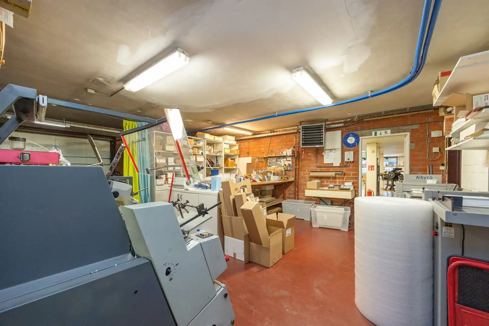 Ruim commercieel gelijkvloers 241m² op toplocatie tegenover AZ Klina foto 18