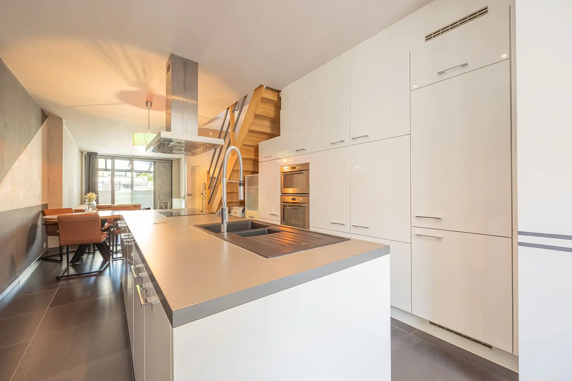 Instapklare woning met tuin in Deurne-Noord foto 4