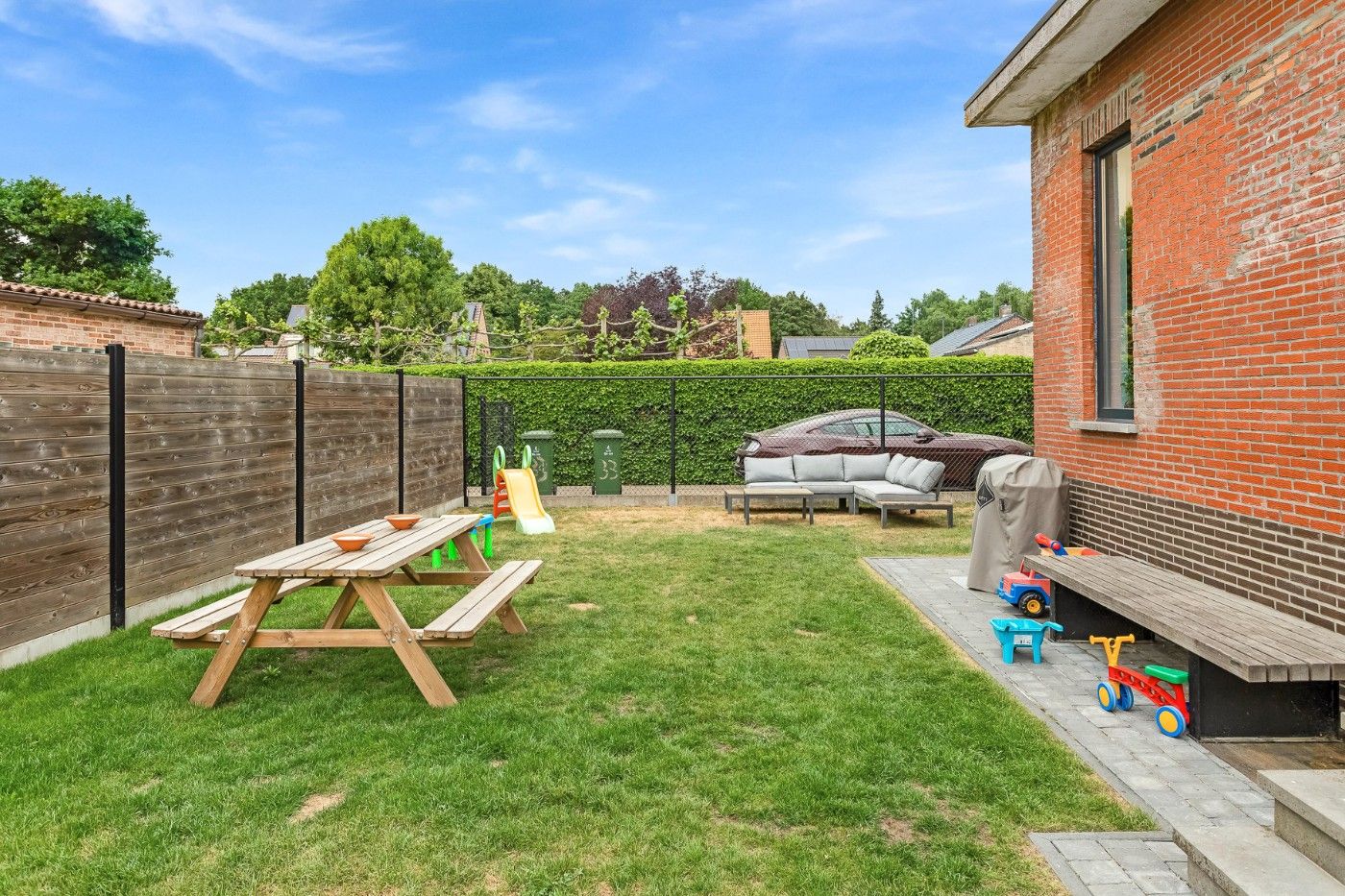 Vrijstaande, gerenoveerde woning met 2 slpk., garage, ruime souterrain, zolder en tuin foto 34