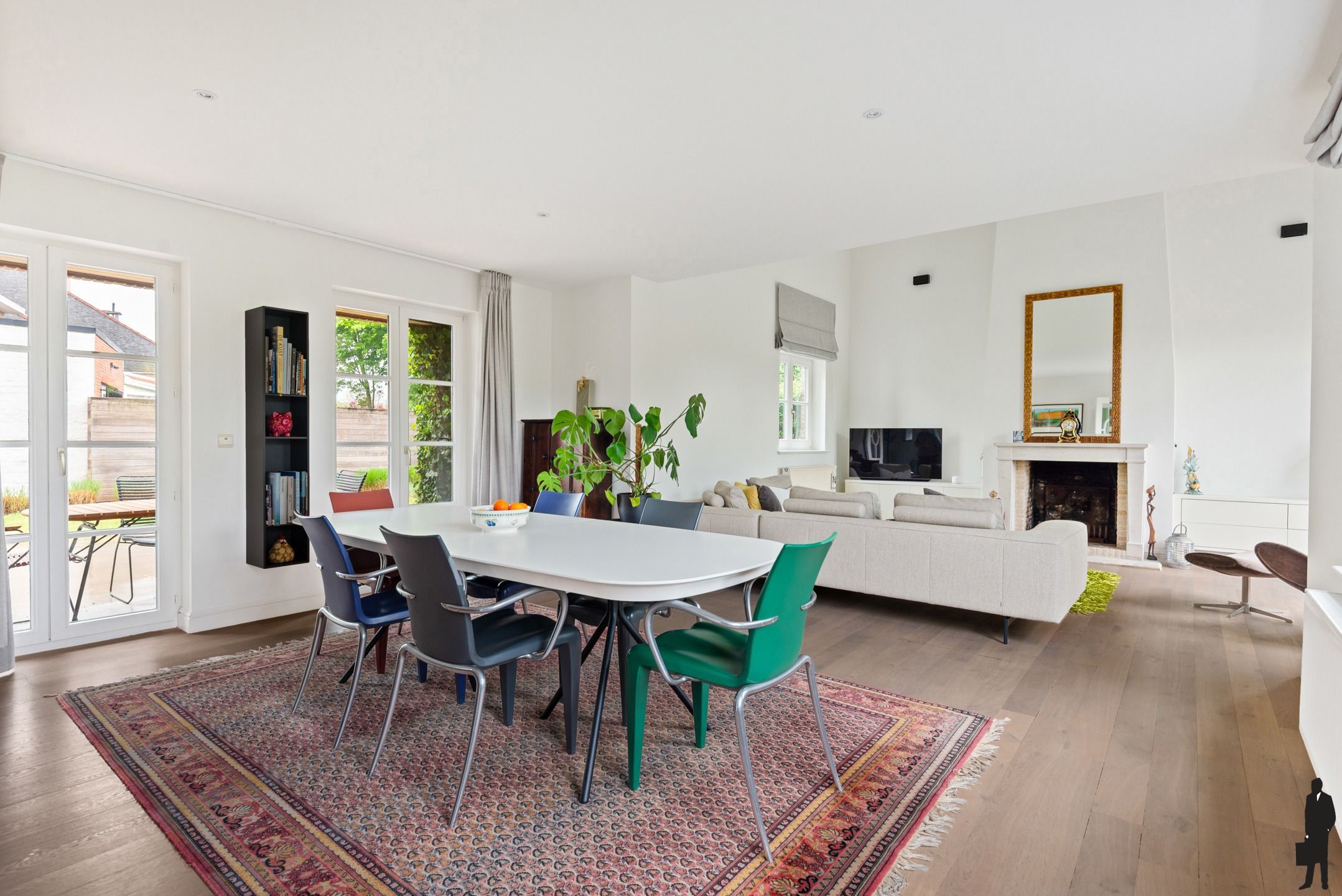Prachtige villa met 5 ruime slaapkamers & veel parkeerplaats foto 5