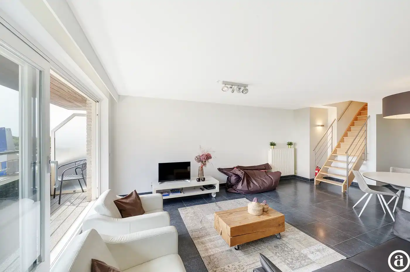Ruim duplex-appartement en zonnig terras nabij de Zeedijk    foto 11