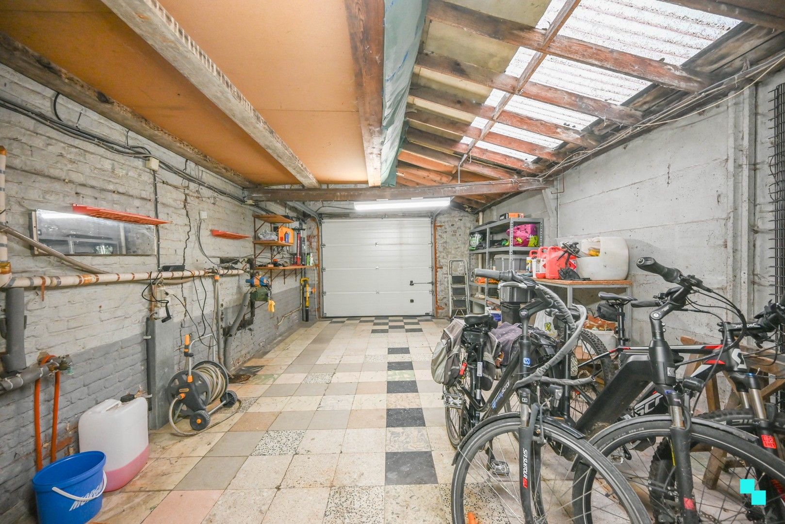 Eéngezinswoning met 4 slaapkamers in centrum Oostrozebeke foto 33