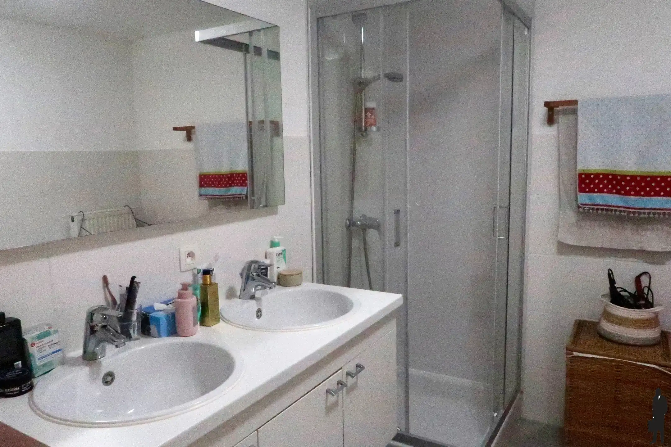 Prachtig twee-slaapkamerappartement met parking en terras. foto 7