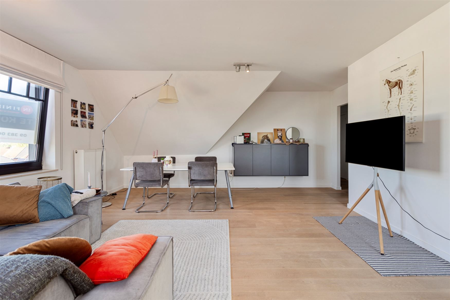 Appartement met groot terras en dubbele garage  foto {{pictureIndex}}