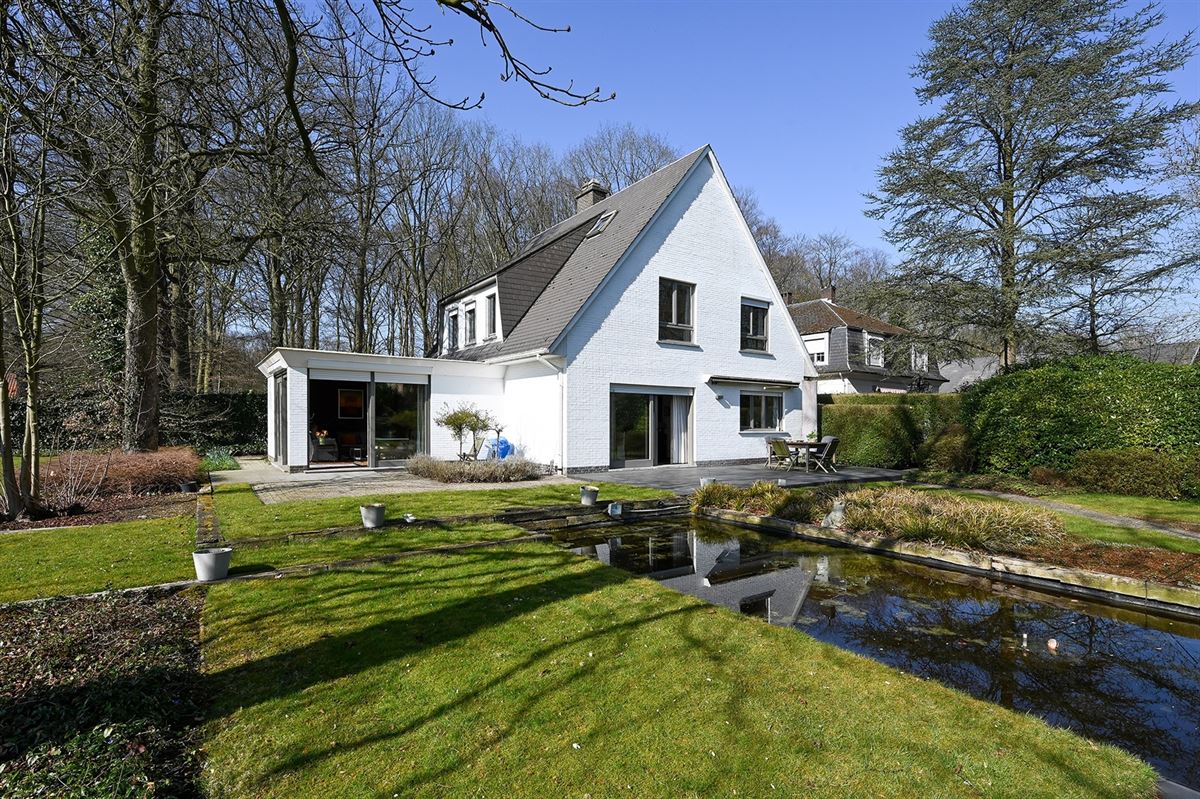 Mooie villa met veel potentieel in de populaire wijk "De Sterre"

 foto 2