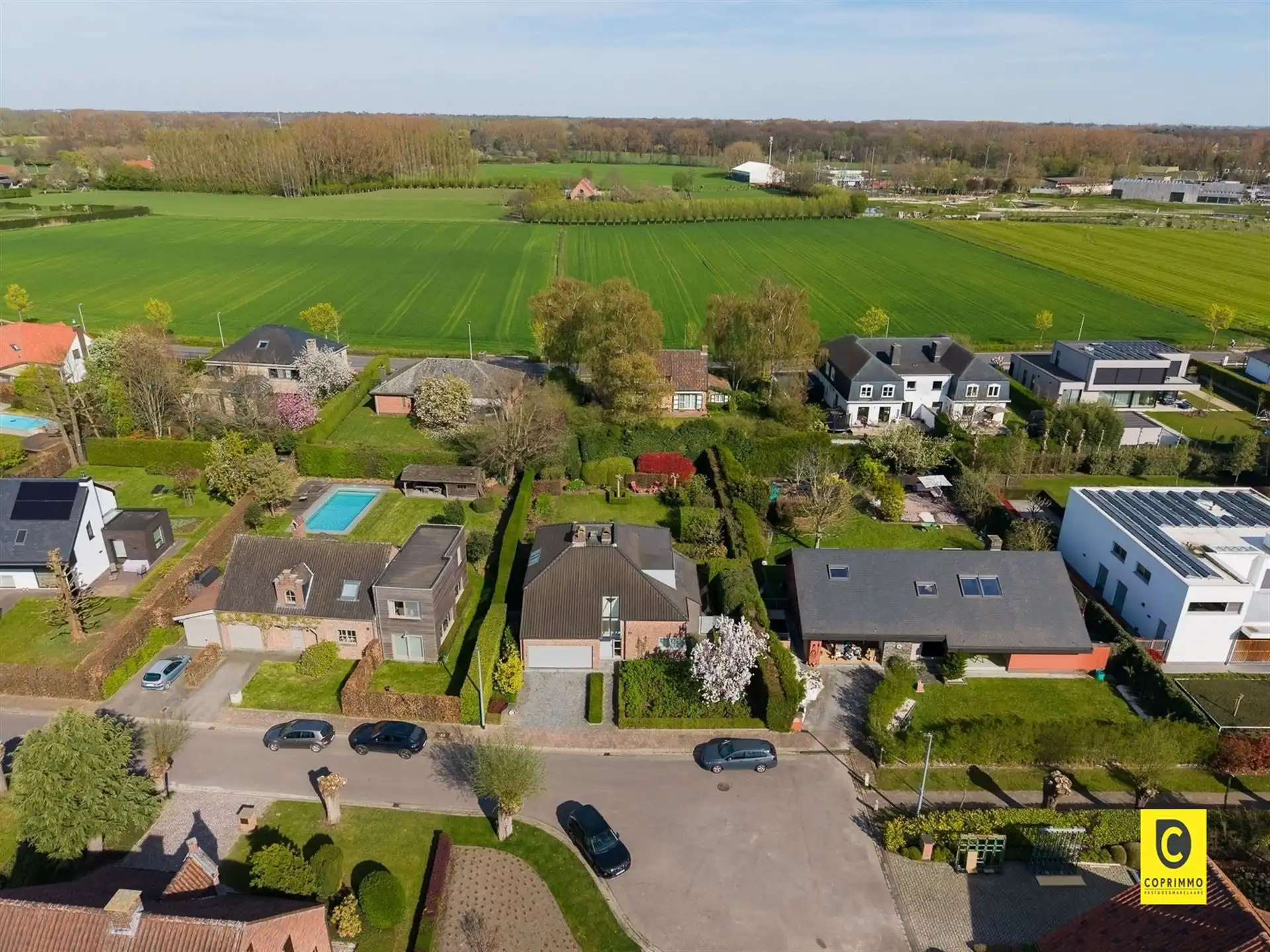 Villa: 4 slk op perceel op 831  m²  foto 2