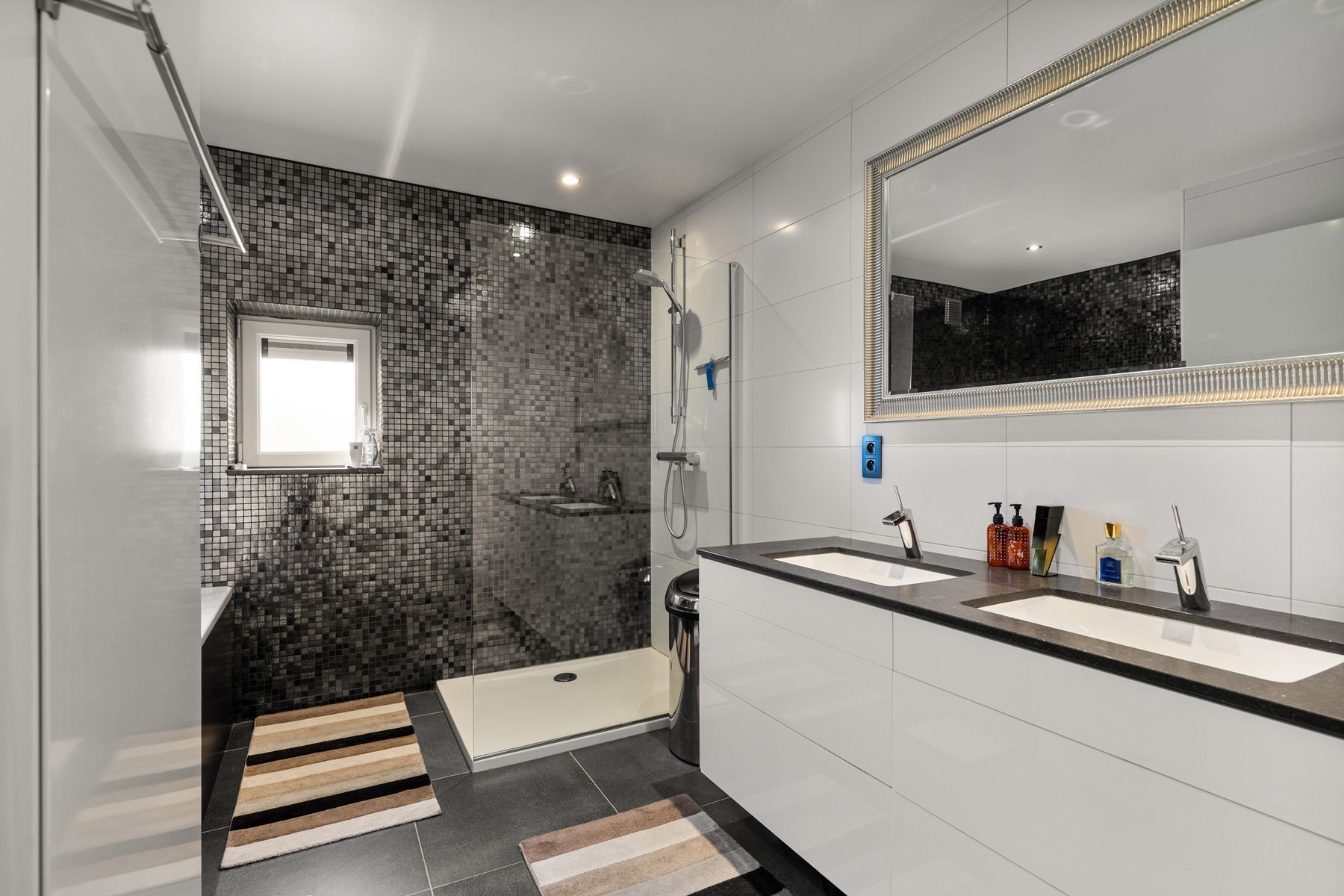 Exclusieve eigendom met loods, showroom en luxe voorzieningen in hartje Asse! foto 17