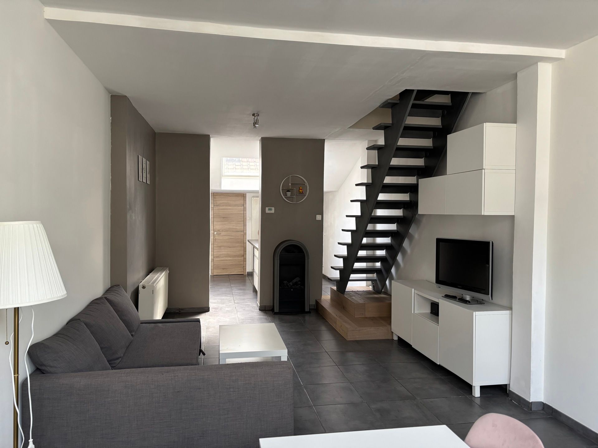 WETTEREN - Hernieuwde rijwoning foto 5