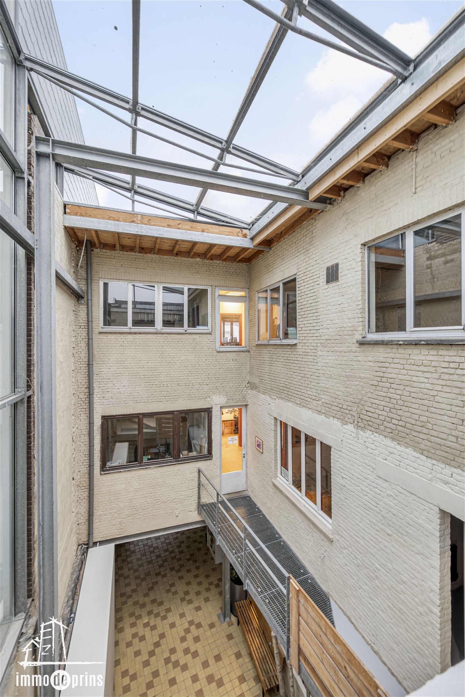 Kantoorgebouw voor diverse doeleinden foto 5