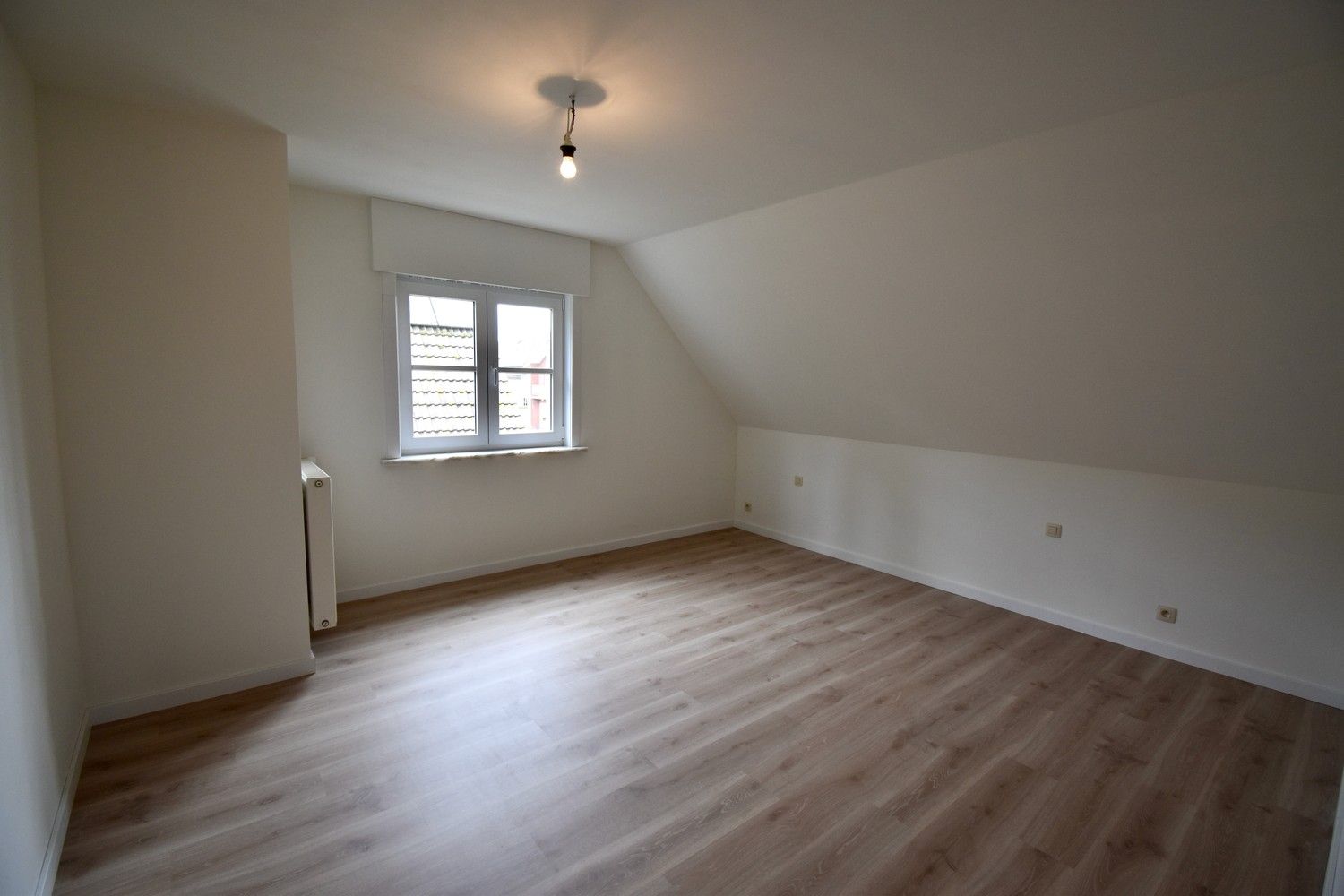 Zeer ruime en comfortabele woning in centrum Ruiselede foto 10