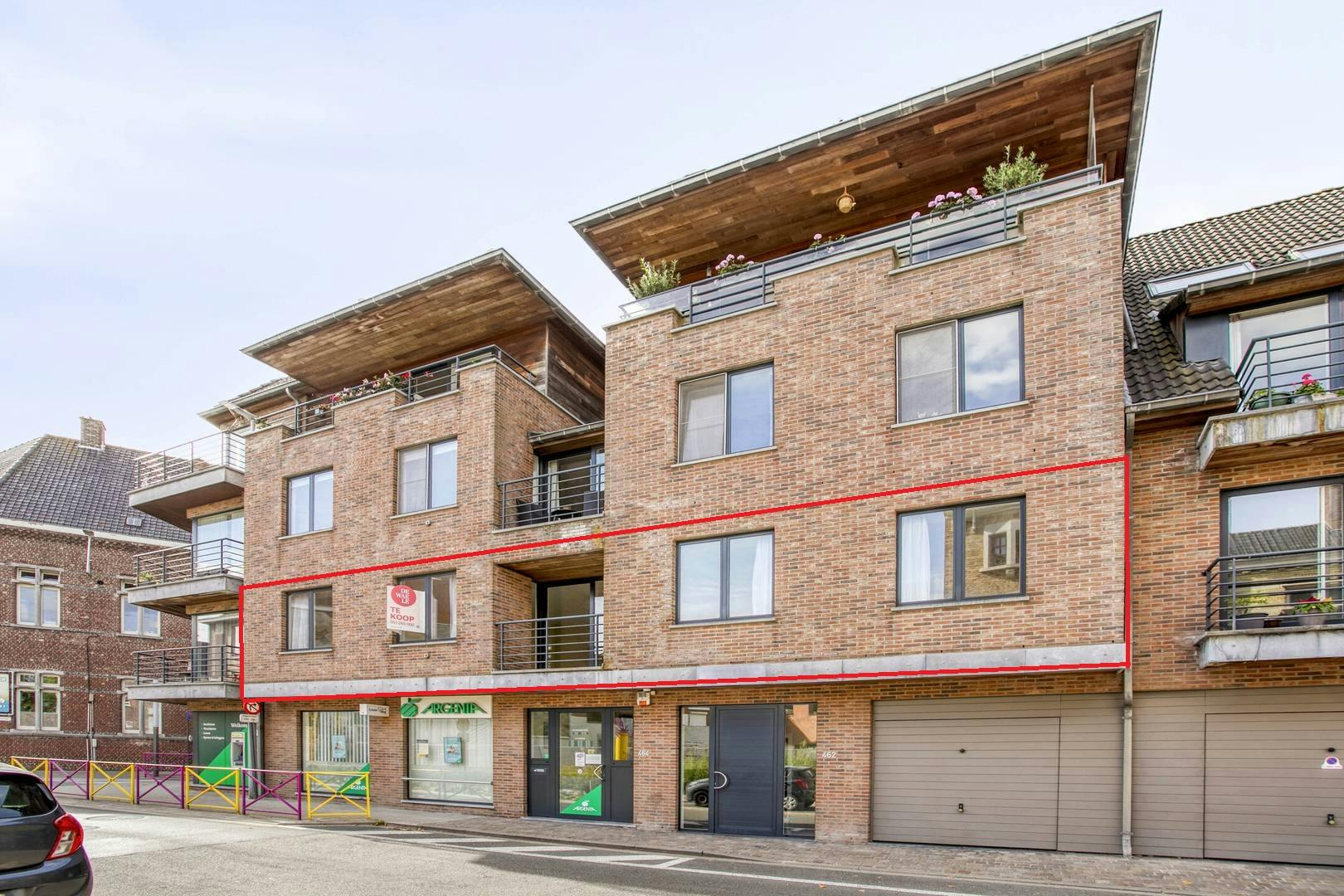 Ruim en lichtrijk appartement te koop in hartje Rumbeke foto 2