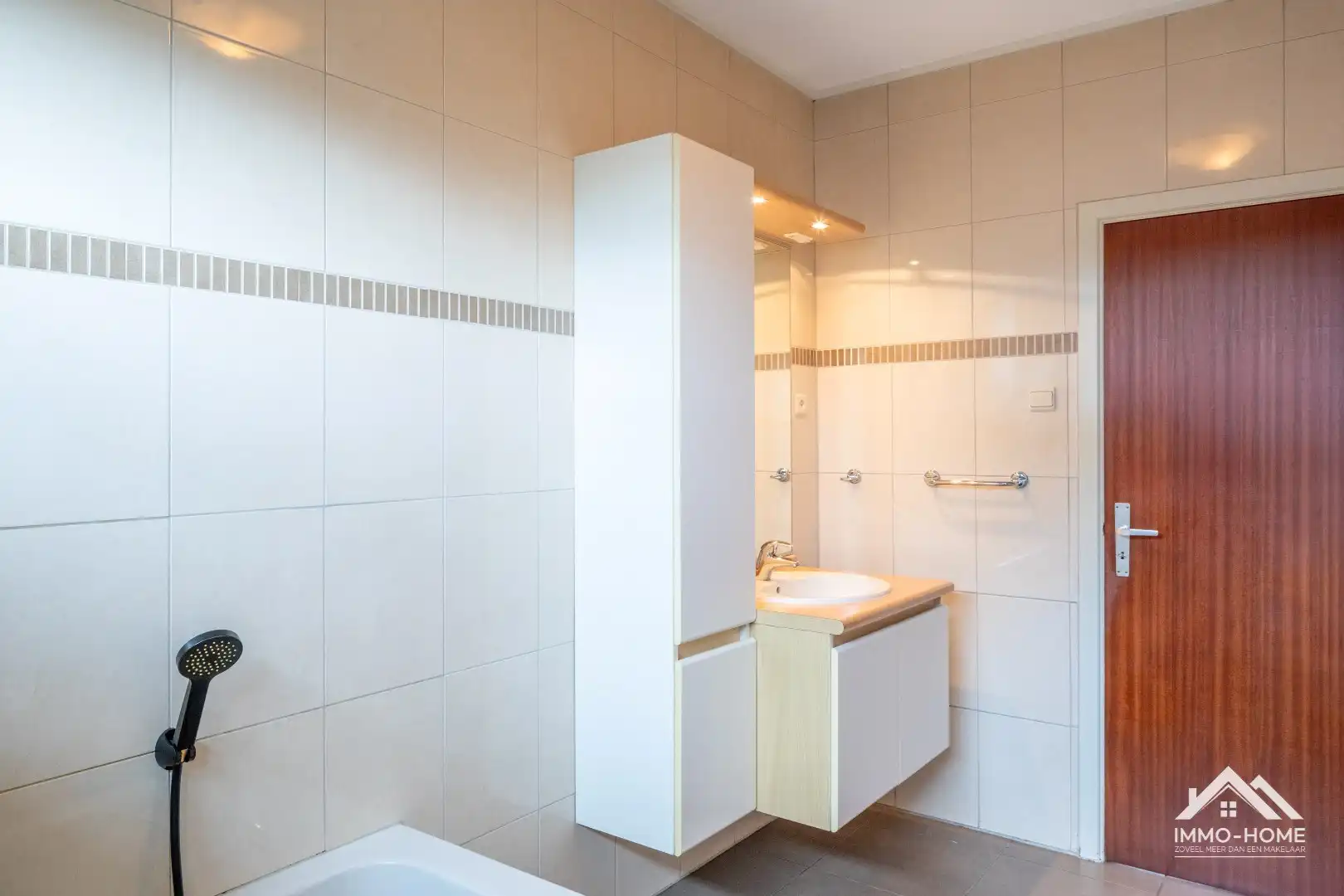 Instapklare vrijstaande bungalow in woonwijk!  foto 17
