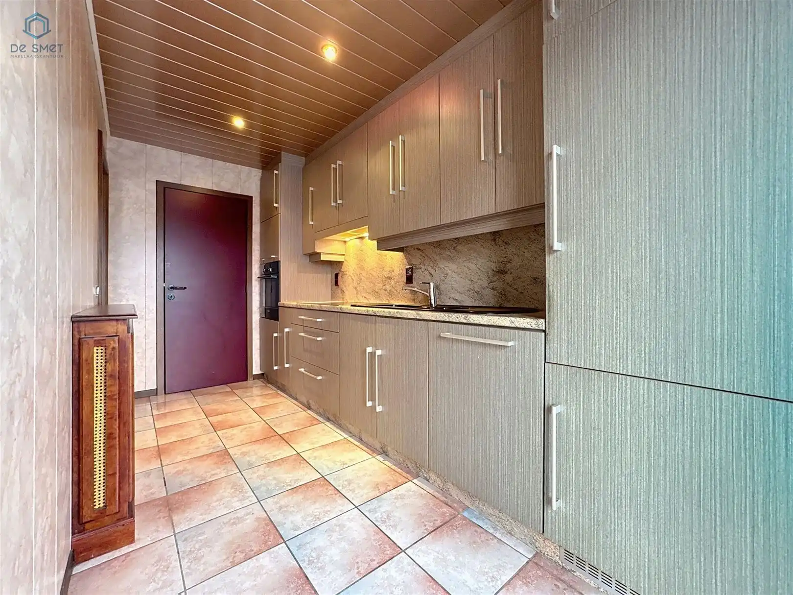 Ruim en lichtrijk 2-slaapkamerappartement nabij station Herzele foto 6