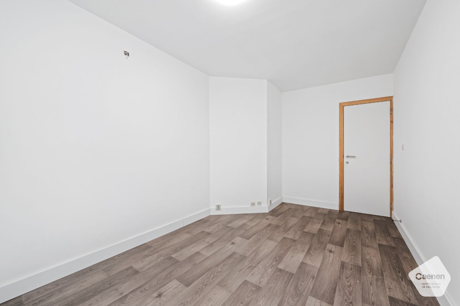 Te renoveren twee slaapkamer appartement vlakbij het strand foto 11