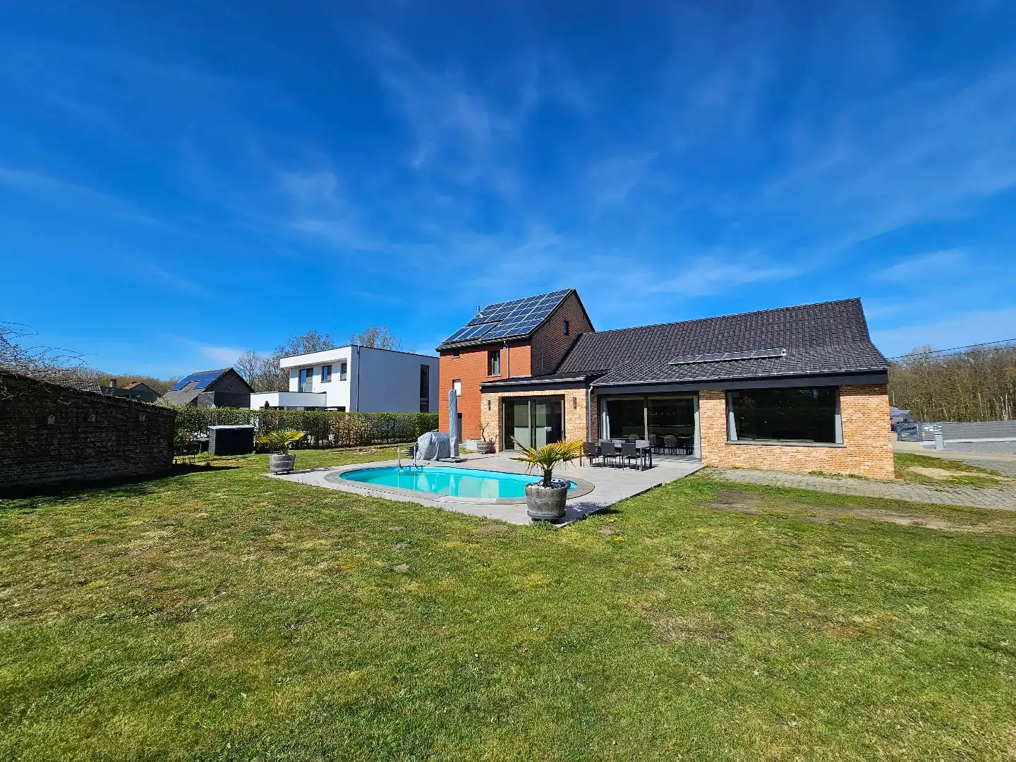 Gerenoveerde hoeve in loftstijl met zwembad op 12a 97ca foto 2