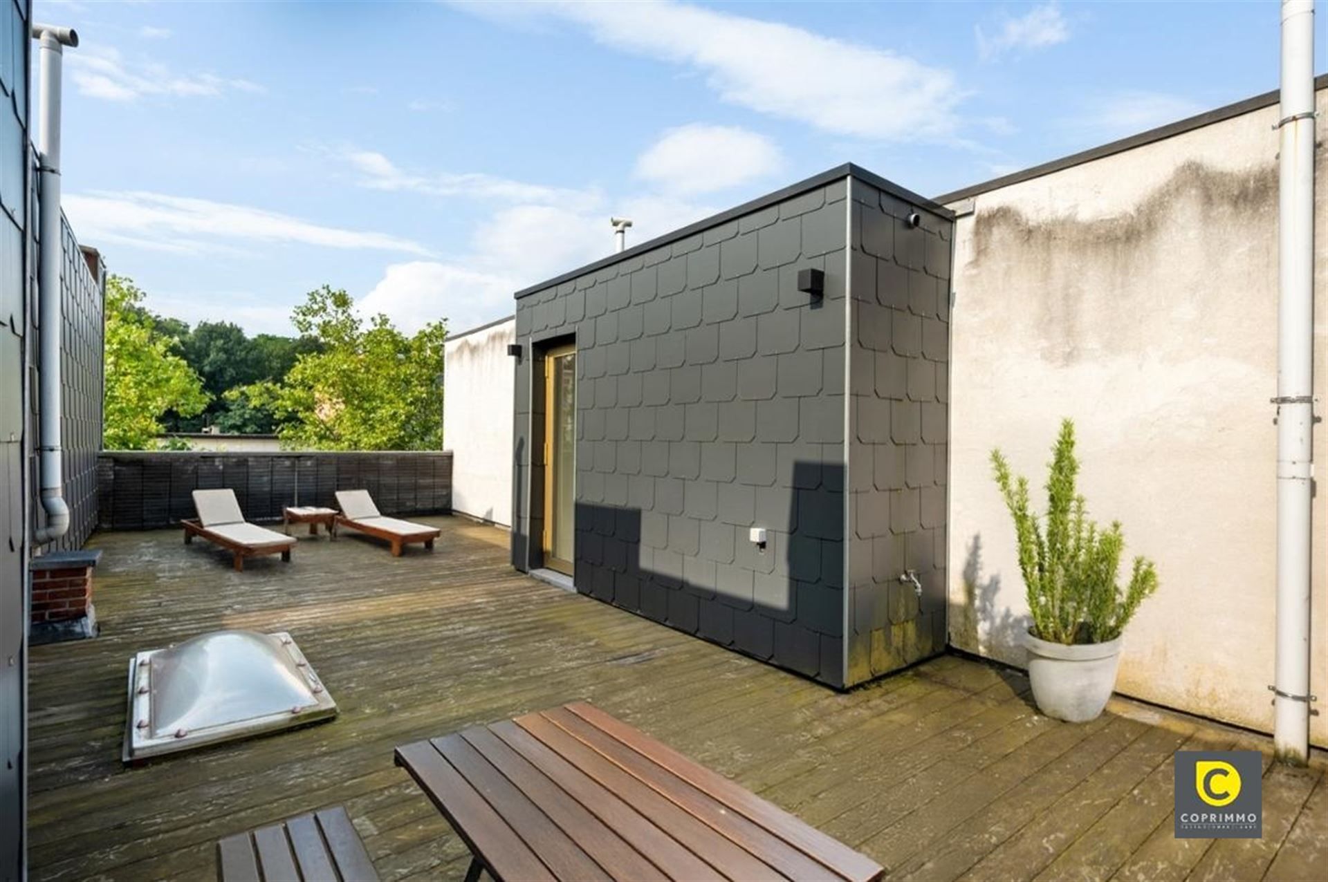 Instapklaar 2 slpk appartement met ruim dakterras! foto {{pictureIndex}}