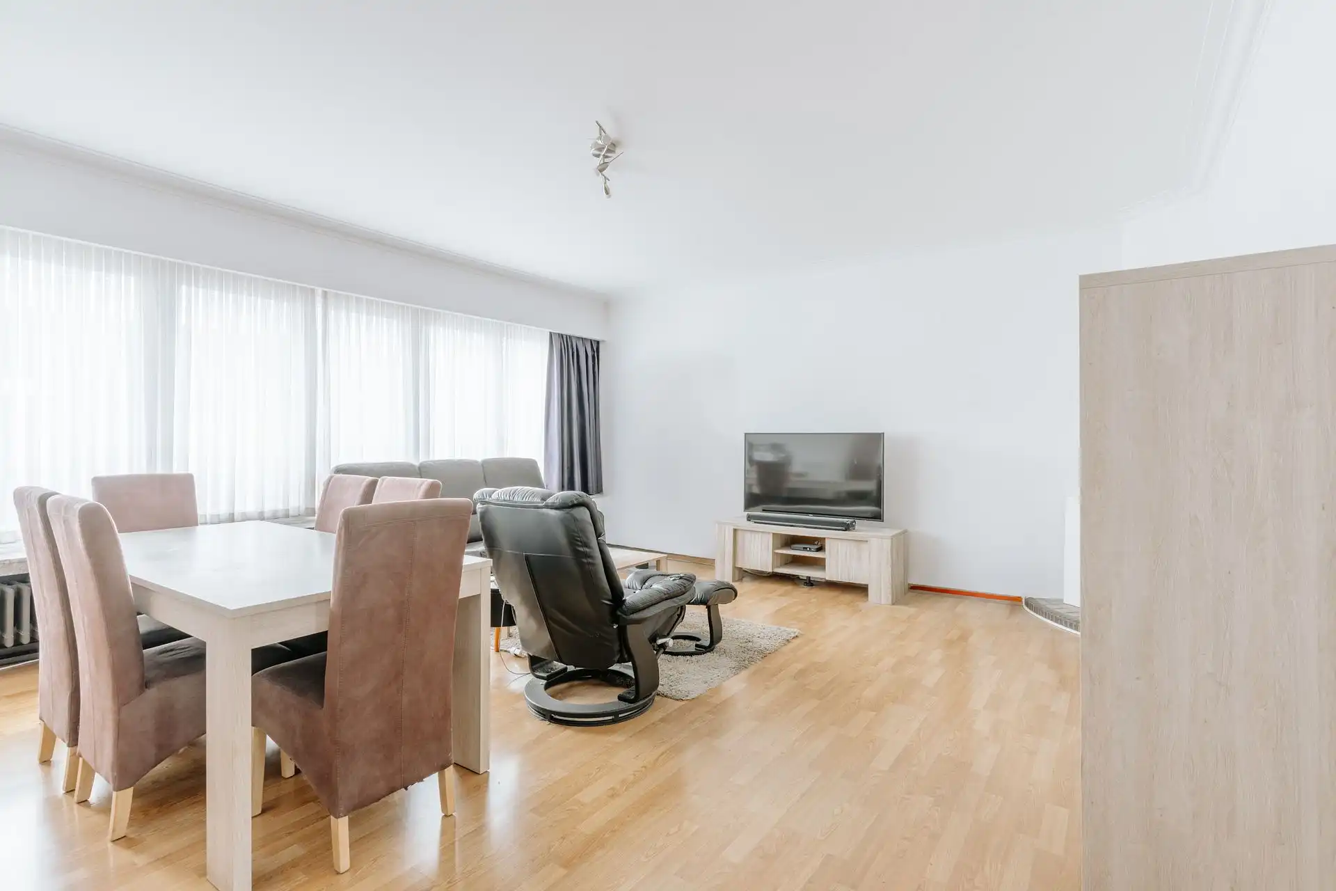 Ruim en lichtrijk appartement nabij De Bist! foto 3