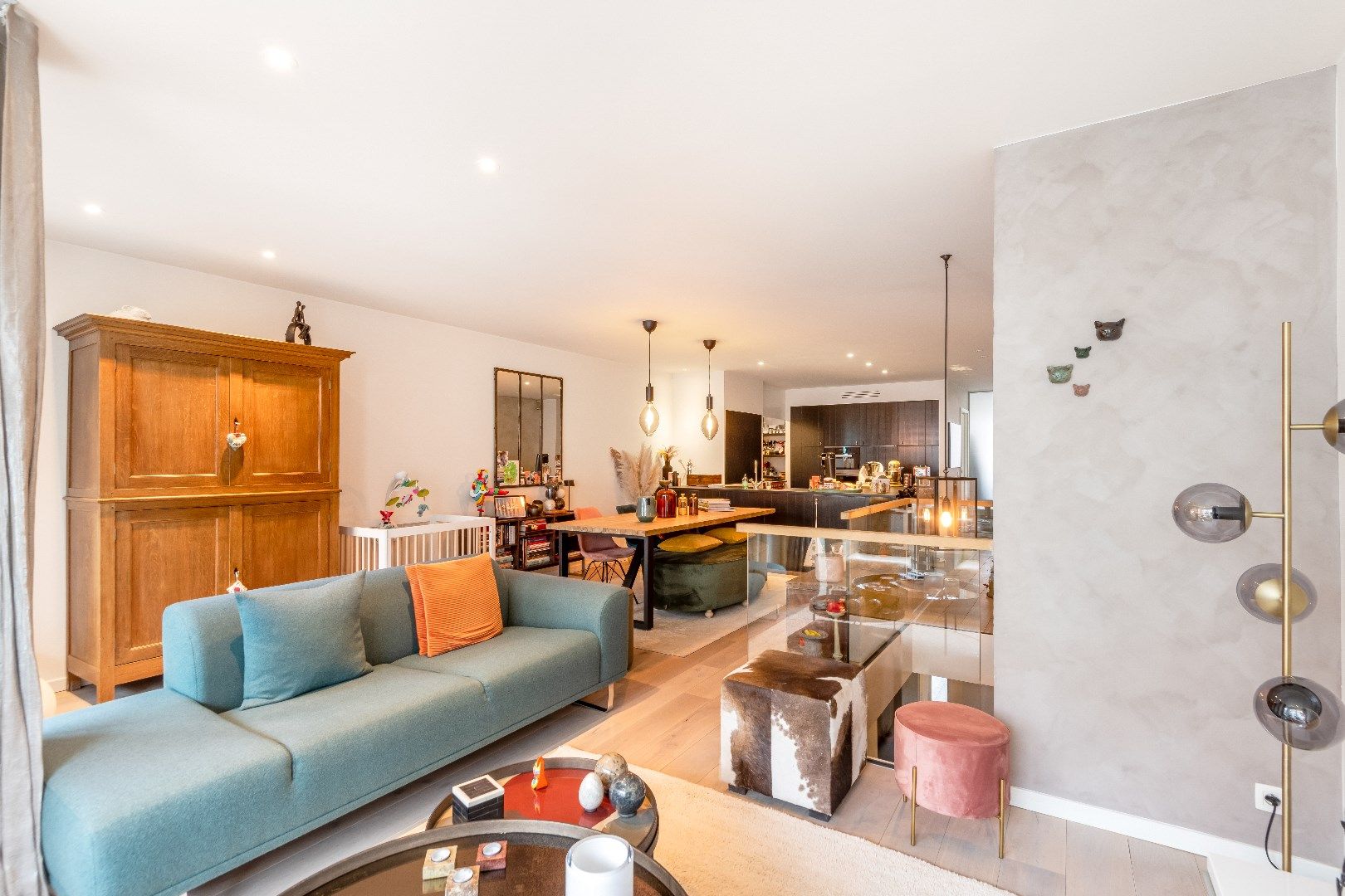 Ruim woonappartement gelegen op wandelafstand van de Zeedijk en het centrum van Knokke. Aankoop inpandige box mogelijk. foto 4