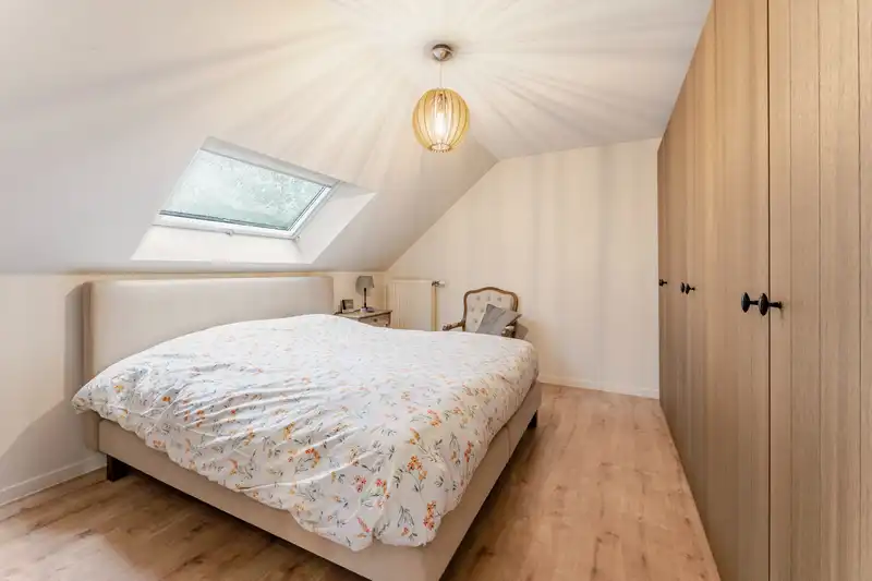 Roeselare-Gits. Opportuniteit aan de Bruggesteenweg gelegen. RUIME LUXE VILLA MET MAGAZIJN & KANTOOR, 4 slaapkamers, uiterst commercieel en zichtbaar. Recent vernieuwd ! foto 20