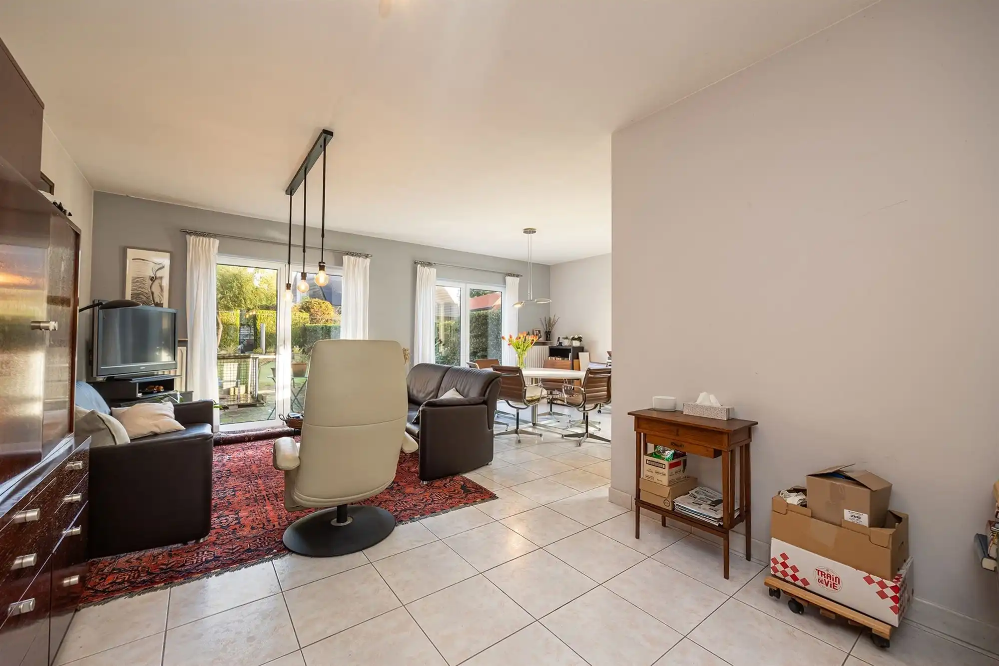 instapklaar huis met drie slaapkamers en ruime tuin foto 6