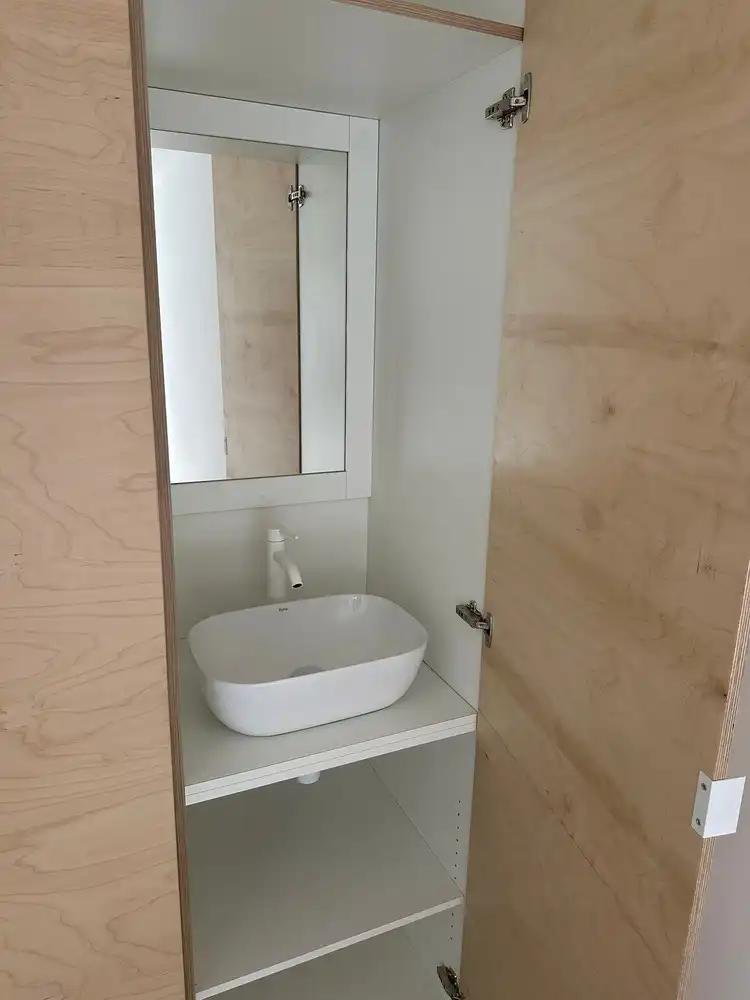 Gelijkvloers kantoor met aparte keuken en tuin in Antwerpen! foto 3