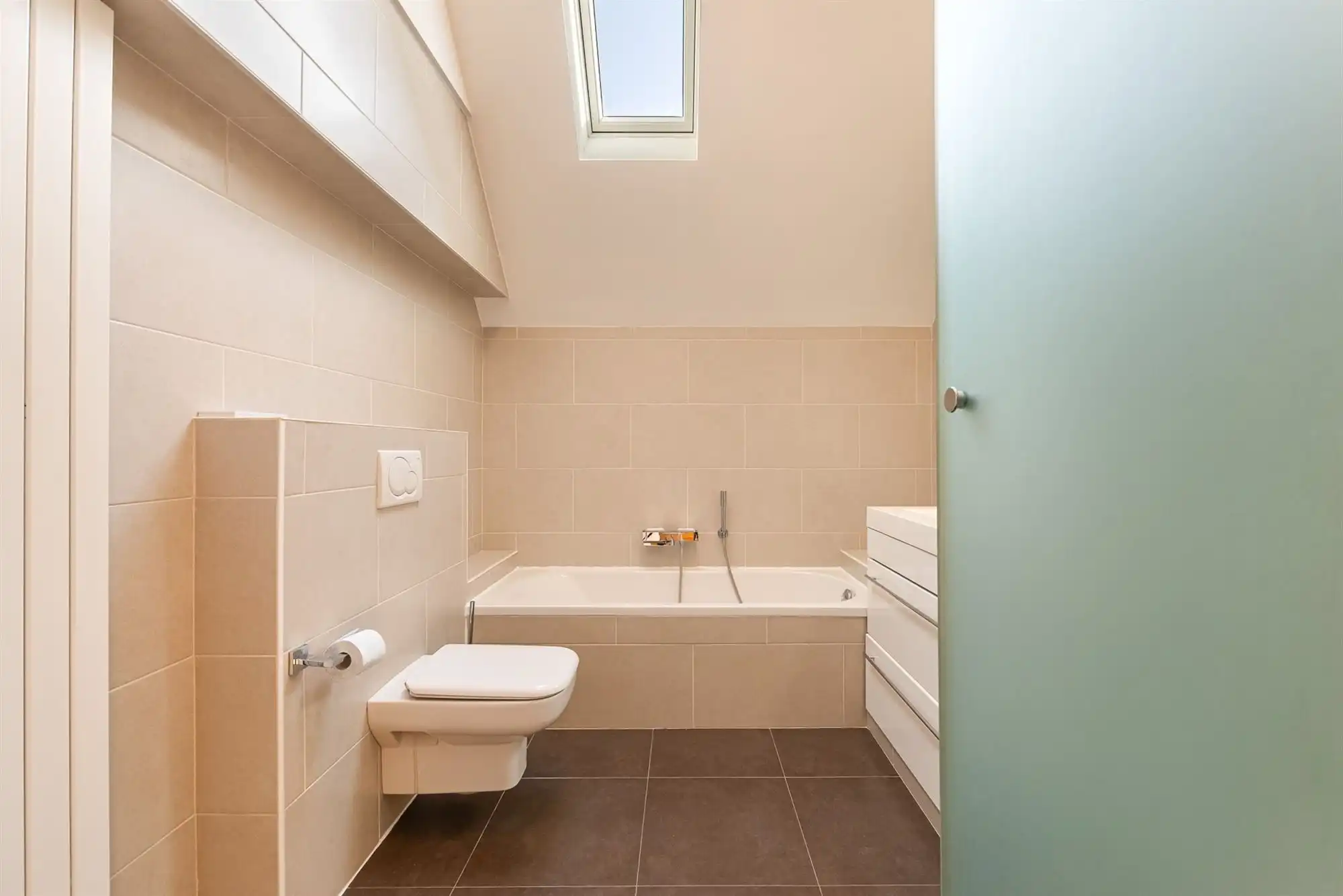 Instapklare open bebouwing met ruime tuin in een groene omgeving foto 21