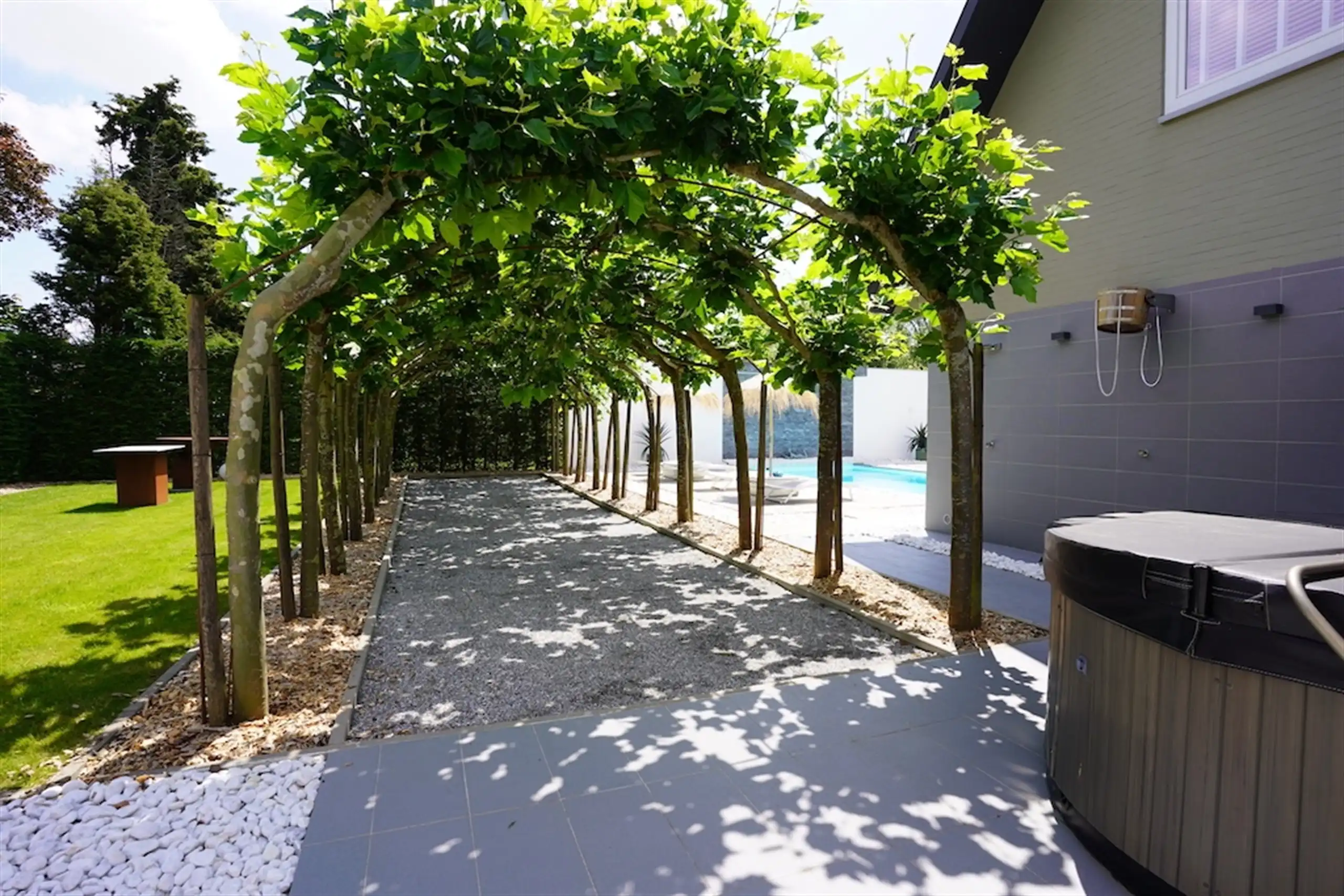 Grote gezinseigendom met 5 SLPK - BUREEL - ZWEMBAD! foto 6