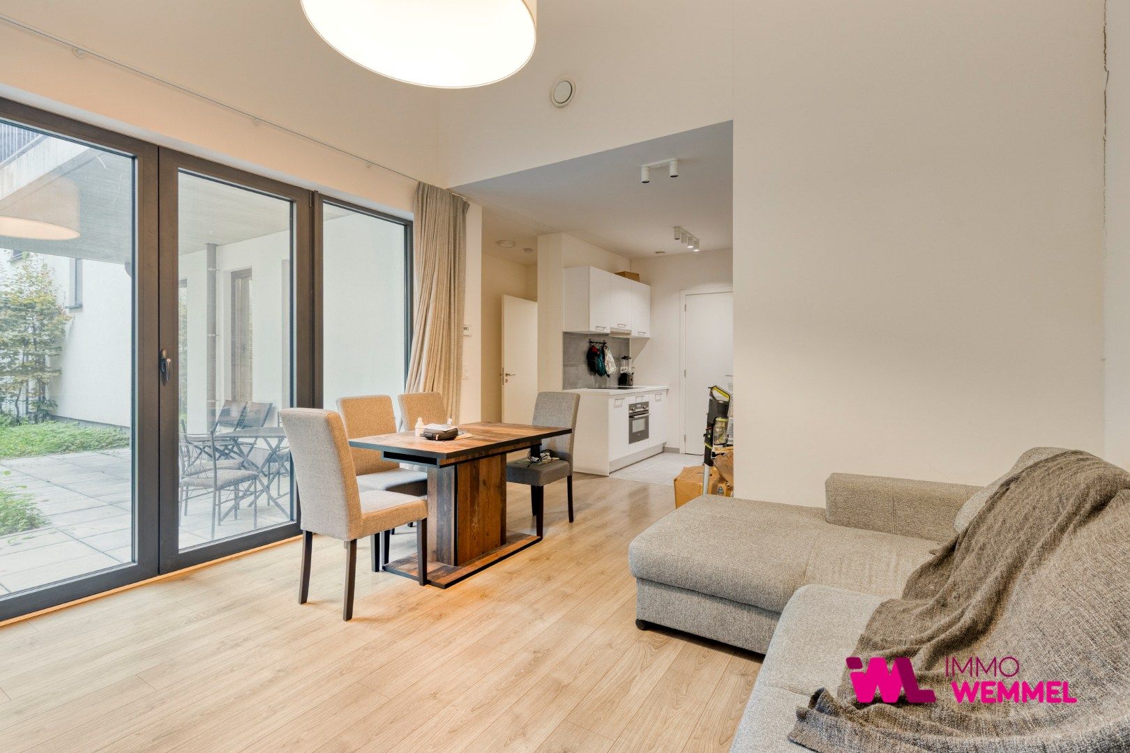 Gelijkvloersappartement met terras en tuin foto 9