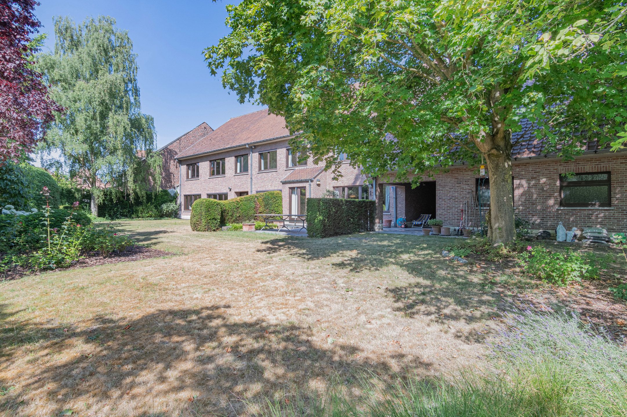 Riante woning met grote praktijkruimte foto 40