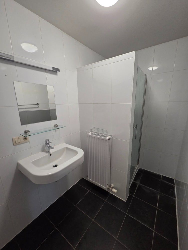 Clusterwoning met 4 ruime slaapkamers, tuin en 2 ondergrondse staanplaatsen. foto 12