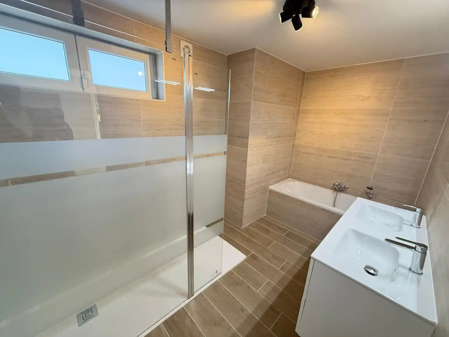 GERENOVEERDE WONING foto 16