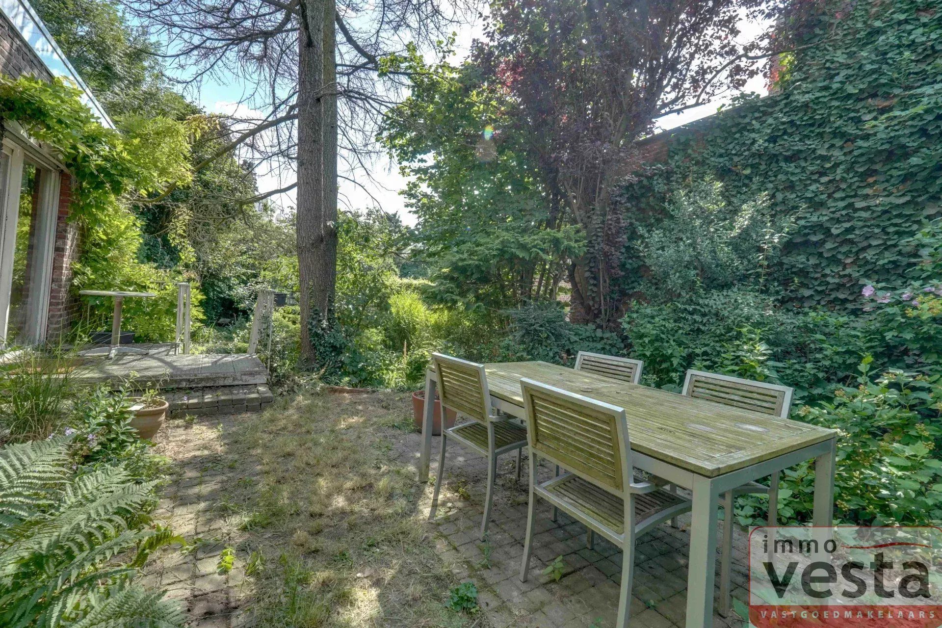 Statige herenwoning aan de stadsrand foto 26