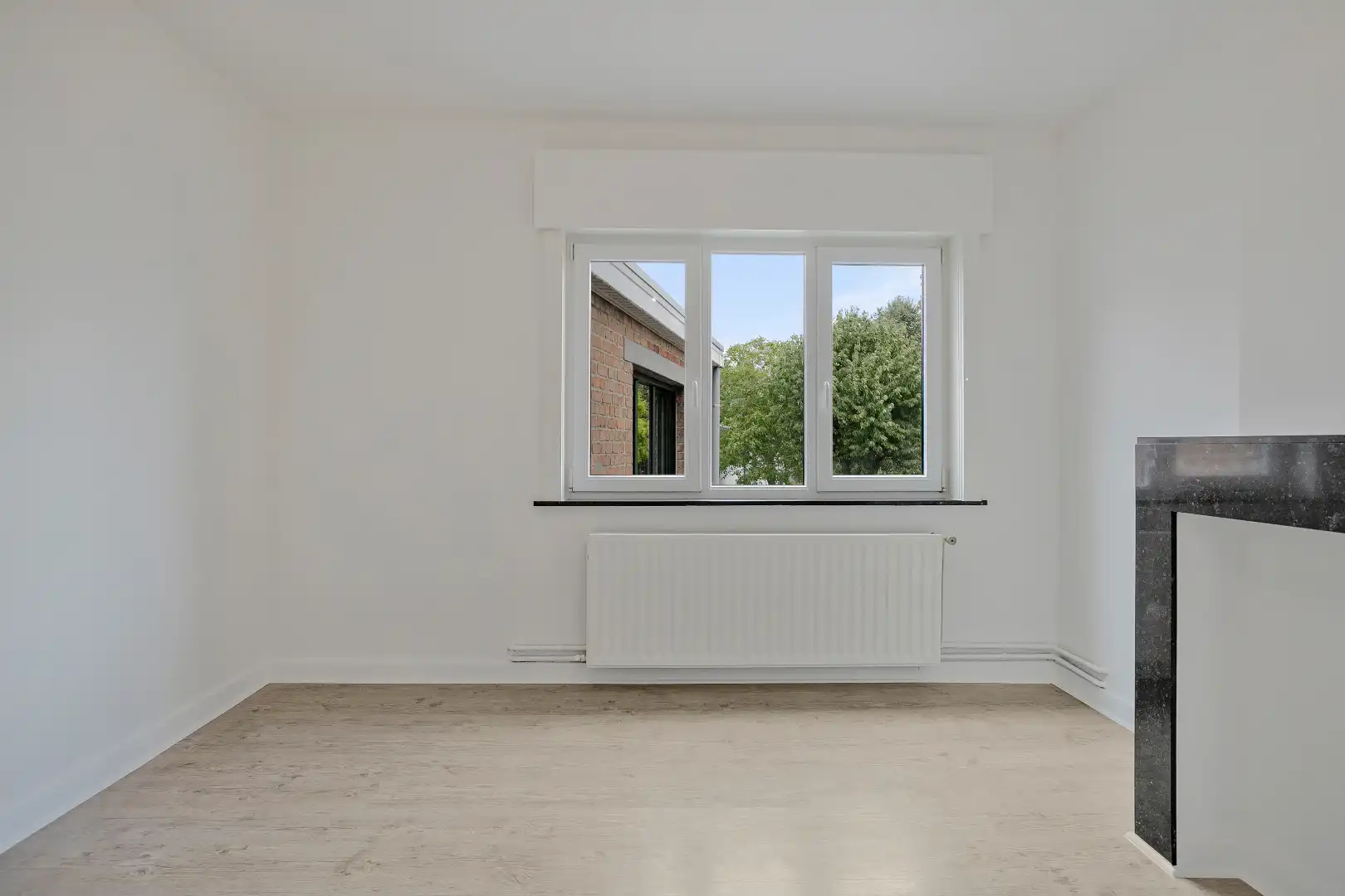 Zeer ruime gerenoveerde woning met 3 à 4 slaapkamers en garage! foto 12