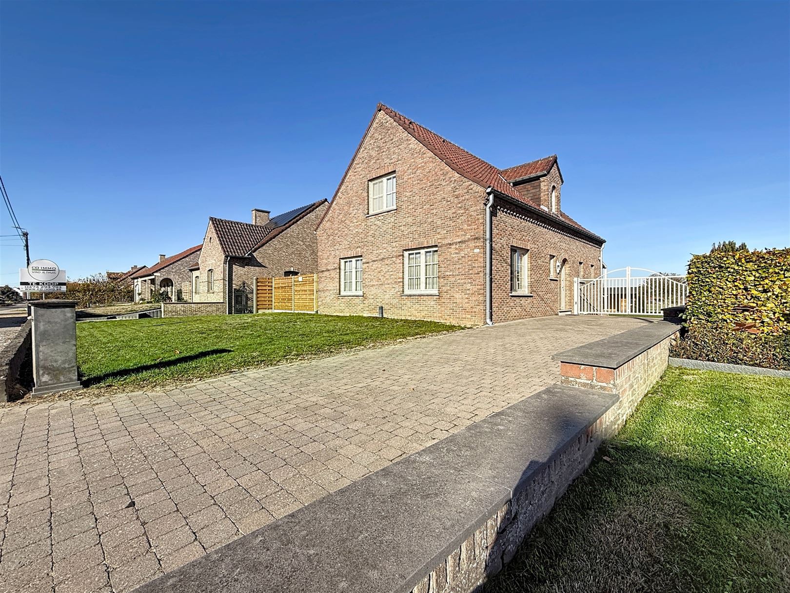 Mooie instapklare woning, 3 slpks, garage, tuin, 9a 18ca foto 2