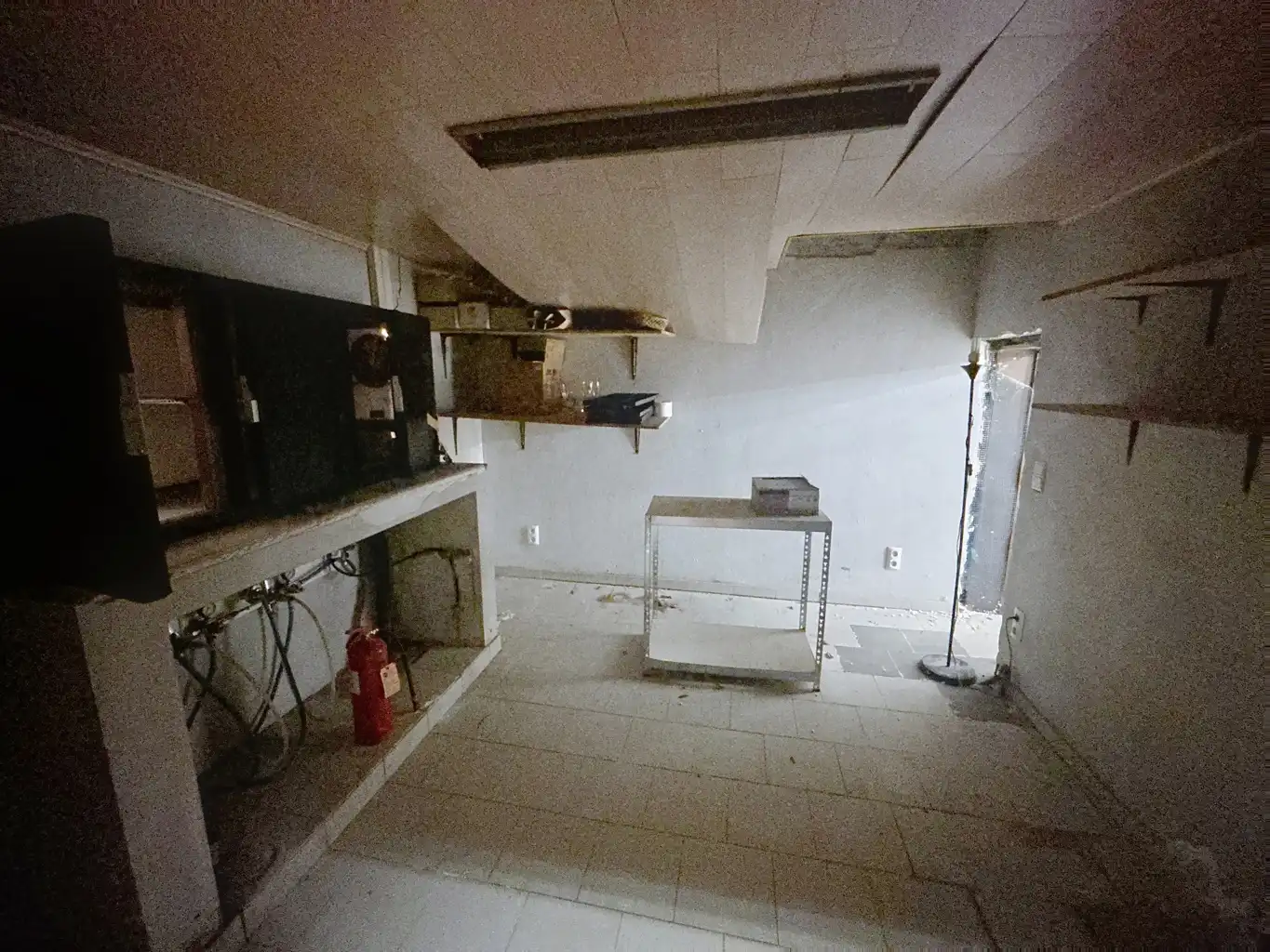 Te renoveren handelspand met appartement foto 8