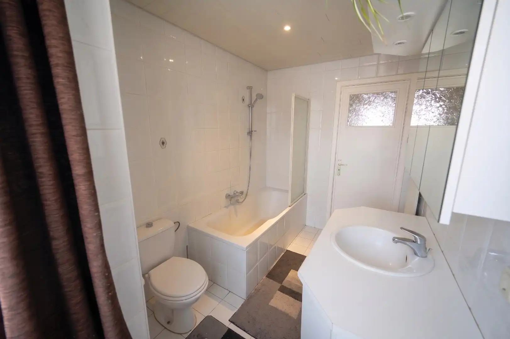 KNAPPE GEZINSWONING MET 4 SLAAPKAMERS NABIJ STRAND BREDENE  foto 10