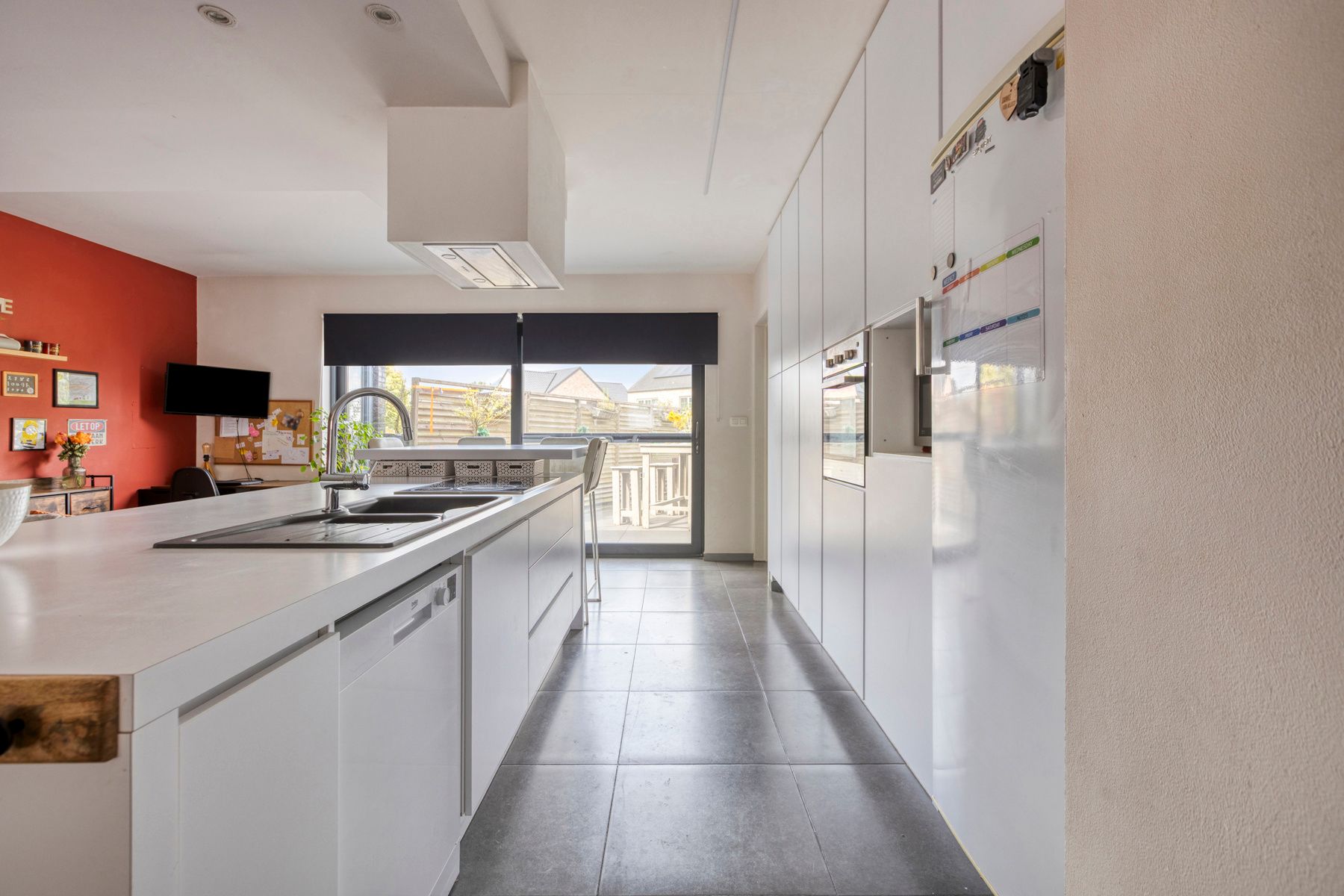 Moderne nieuwbouwwoning met 4 slaapkamers en gezellige tuin. foto 17