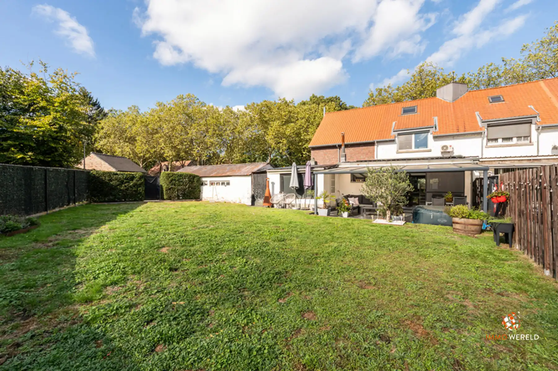 Prachtige gerenoveerde woning met 3 slaapkamers en grote tuin foto 24