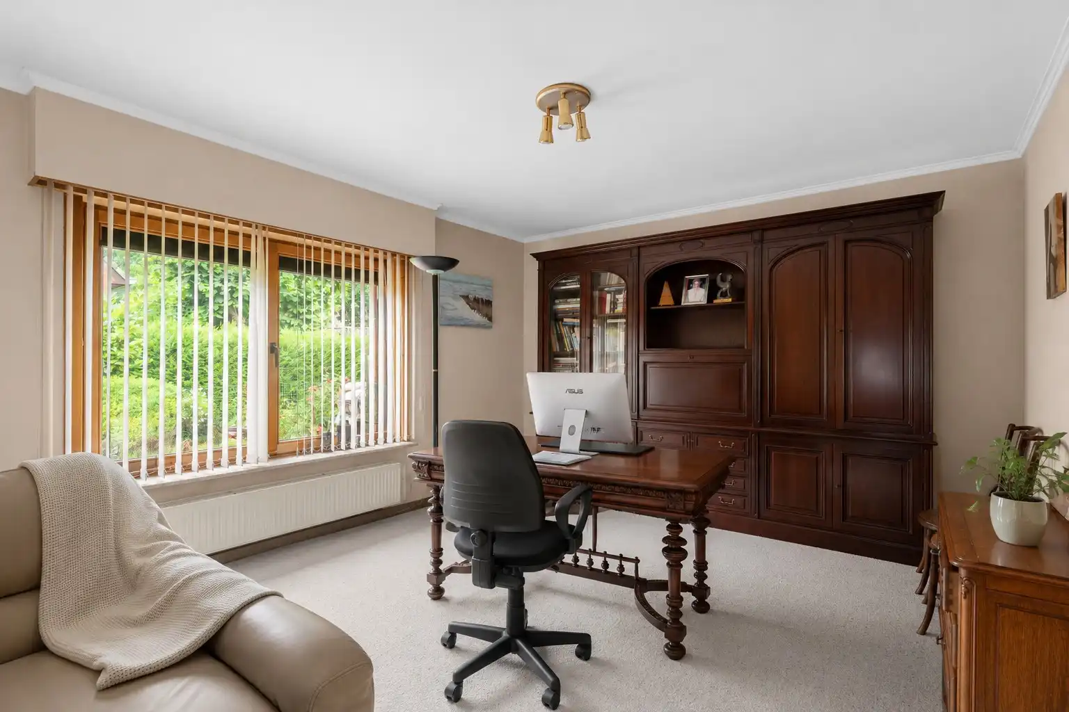 Karaktervolle alleenstaande woning met 4 slaapkamers foto 5