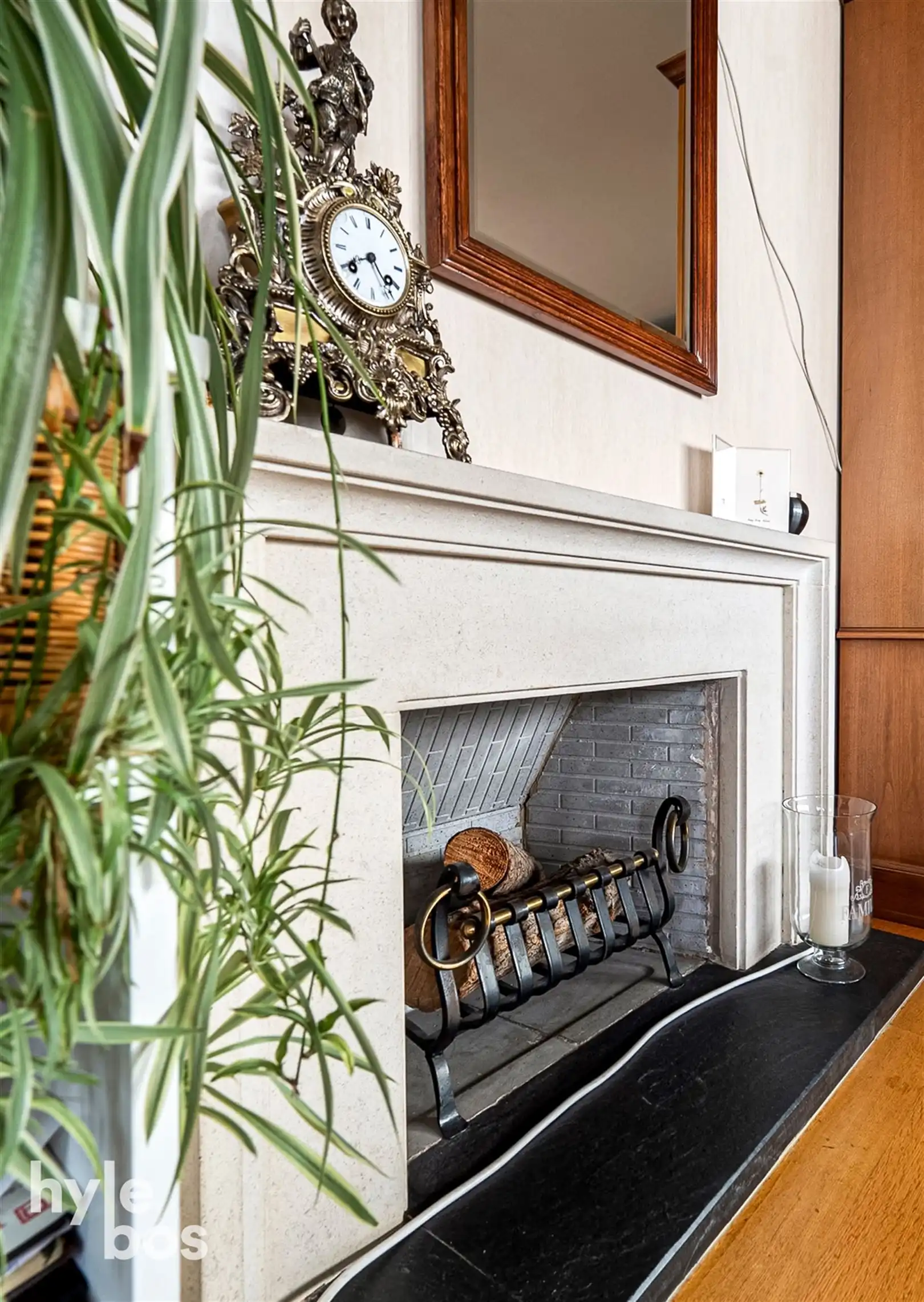 Centraal gelegen 3 slaapkamer appartement met parking foto 5