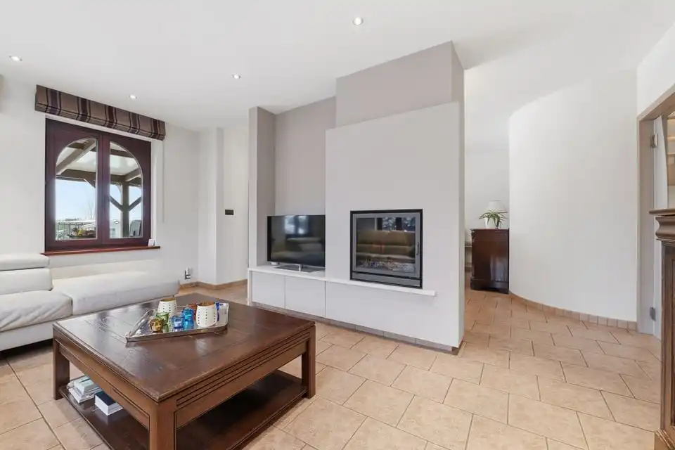 EXCLUSIEVE GEZINSWONING MET RUIME TUIN, 252M² WOONCOMFORT EN TOPLIGGING IN SINT-TRUIDEN foto 11