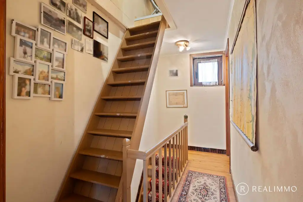 Rustige gezinswoning op 789m² foto 10